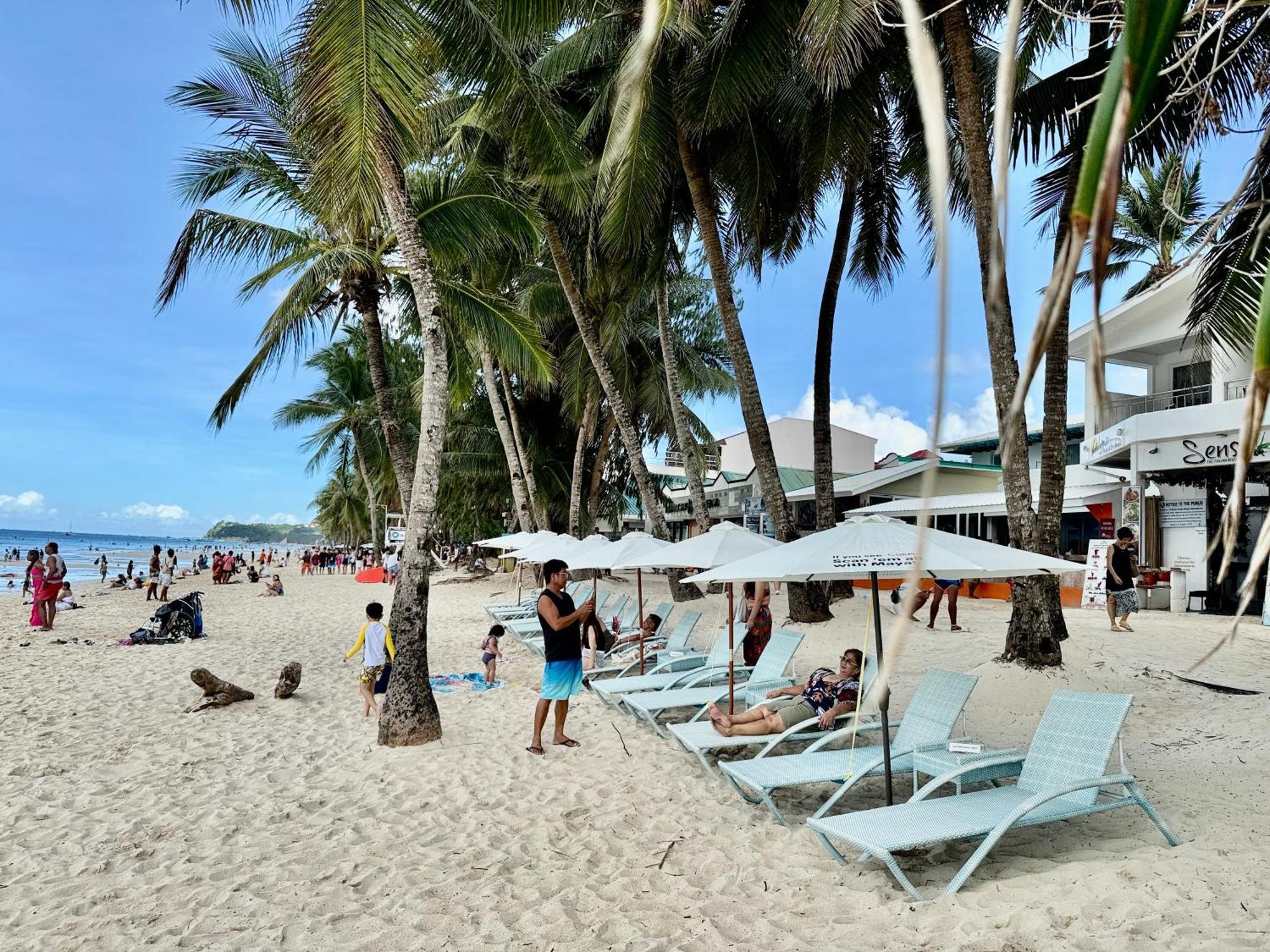 Calypso Beach And Dive Resort Manoc-Manoc Exteriör bild