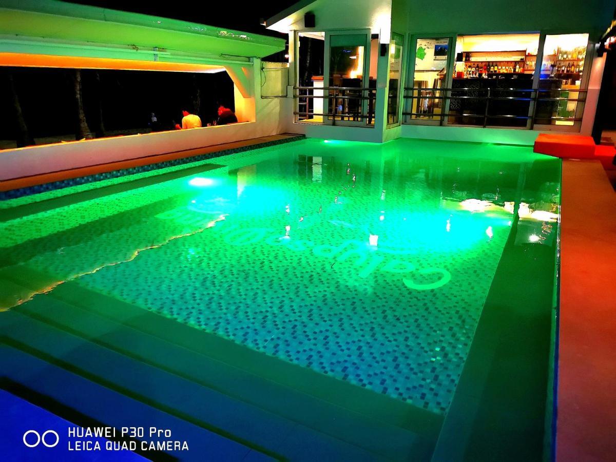 Calypso Beach And Dive Resort Manoc-Manoc Exteriör bild
